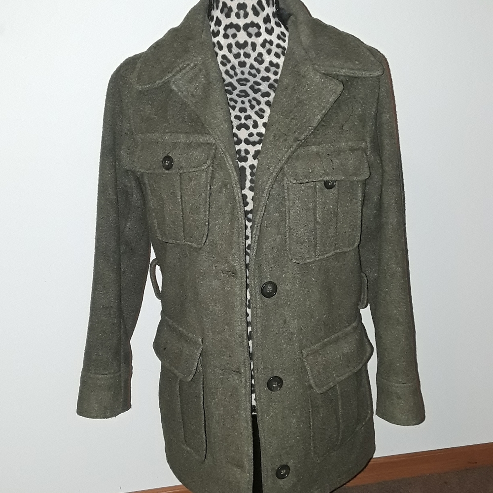 Green pea coat